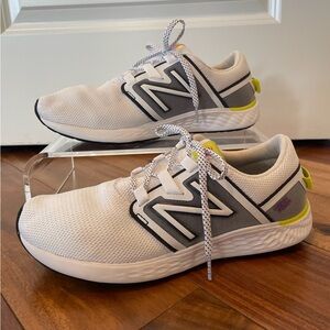 New Balance Fresh Foam Vero Racer in White and Black Size 10